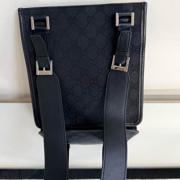 Gucci Black GG Canvas Crossbody Bag Unisex Italian Classic Silver Hardware - Picture 7 of 16